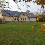 게스트하우스 Kuelalistemaja Kukruse Residents 4*