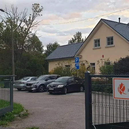 Kuelalistemaja Kukruse Residents *