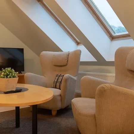 Kuelalistemaja Kukruse Residents 4*