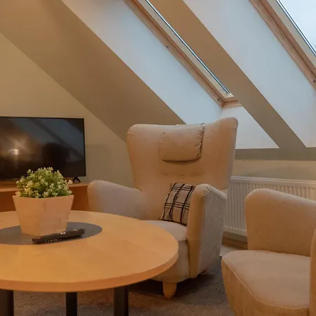 Pensión Kuelalistemaja Kukruse Residents 4*